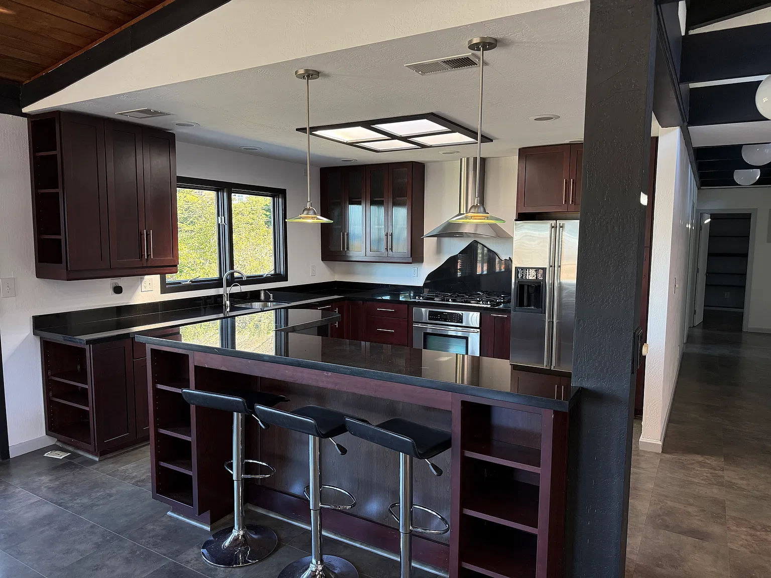 3 bed, 2000 sqft, $6,400 — Photo 4