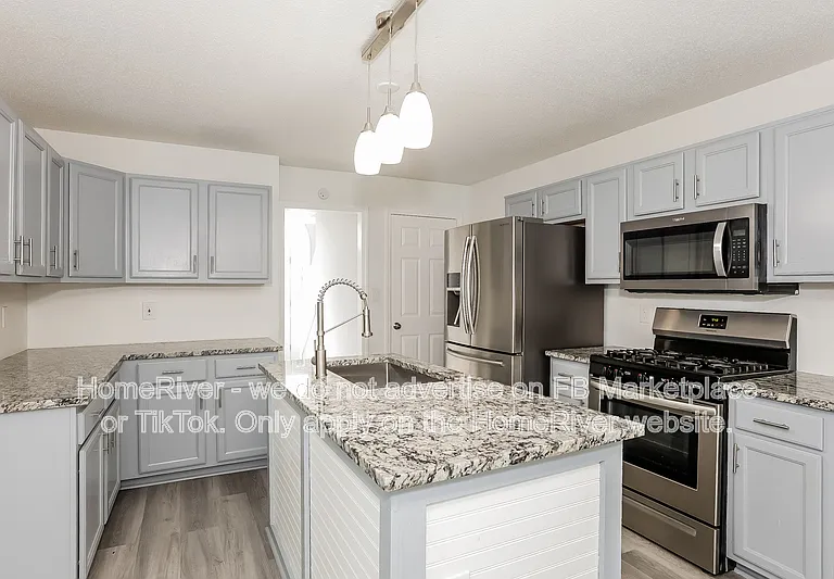 6383 Cardiff Ln — Photo 4