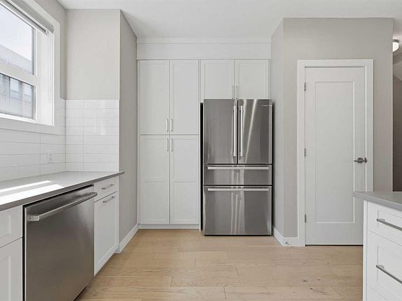 4th image of 4065 N 32nd Ave NW