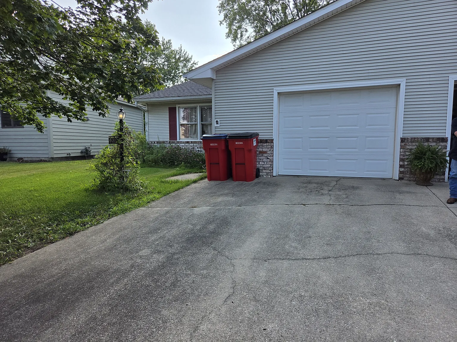 2 bed, 932 sqft, $1,400 — Photo 2