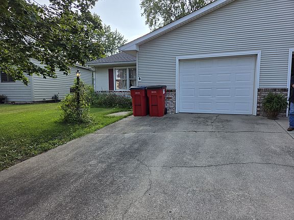 2nd image of 2111 Ivy Ct