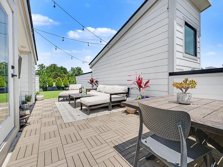 1723 Wesley Green Way — Photo 11
