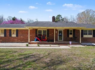 244 Pine Valley Rd, Thomasville, NC 27360