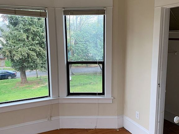2nd image of 1914 E Marion St #19143