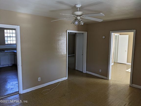 2nd image of 1935 W 44th St