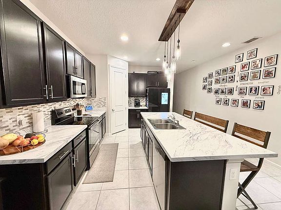 2nd image of 184 Summershore Dr
