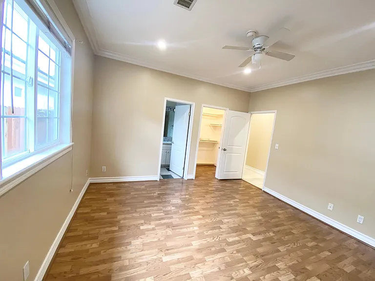 5960 Topeka Dr — Photo 13