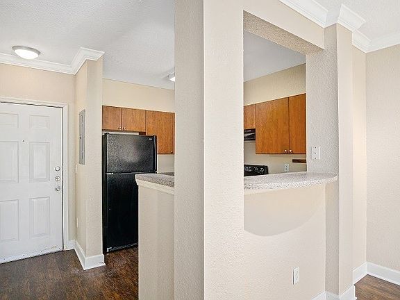 2nd image of 206 E South St Unit 5035