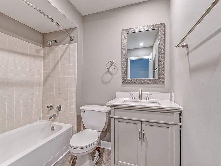 2x2 Renovated Bath 2x2 Renovated Bath
