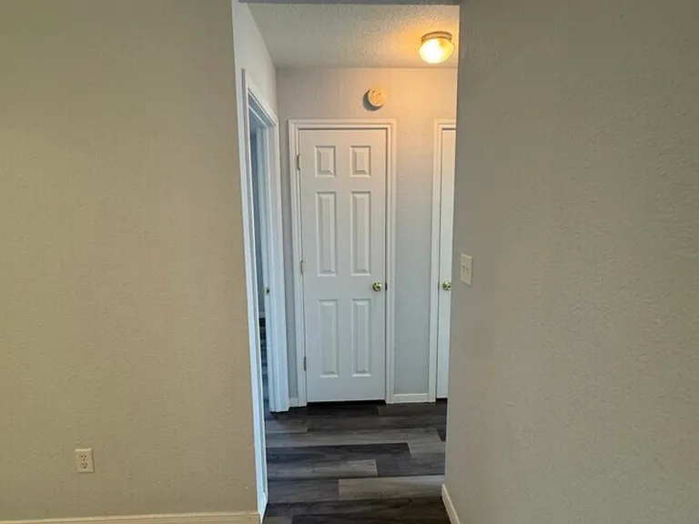 4301 Capri Dr — Photo 28