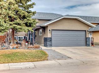 1328 Meadowbrook Dr SE, Airdrie, AB T4A2A3