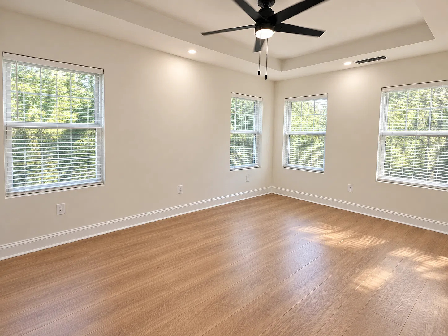 3 bed, 1350 sqft, $2,099 — Photo 4