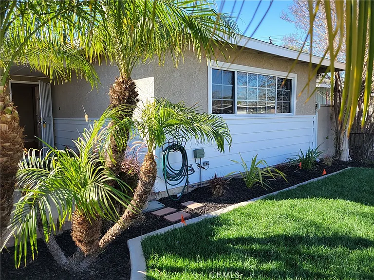 1923 Shipway Ave — Photo 2