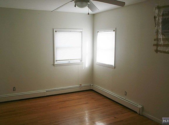 2nd image of 574 New Jersey Ave