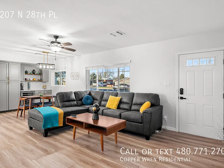 2207 N 28th Pl — Photo 9