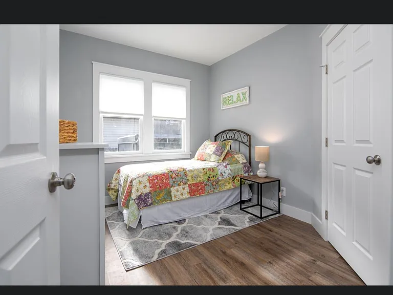 802 N 32nd St — Photo 14