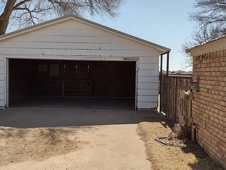 14015 University Ave #1 — Photo 19