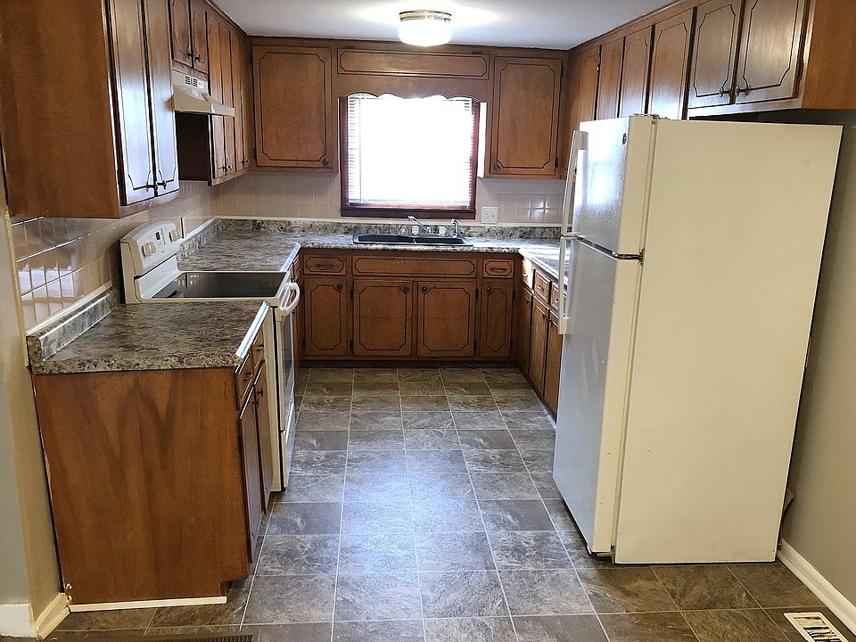 Kitchen, Fridge, Oven/Range