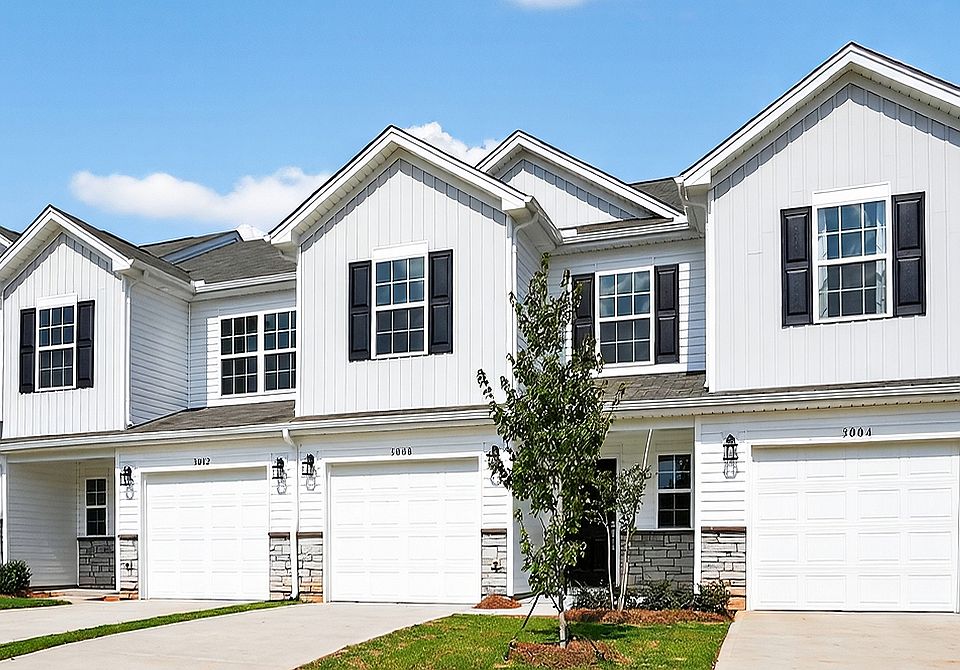 The Maple Timber Townhomes Streetscape 1of6 090925