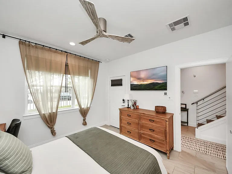 1721 Eado Point Ln — Photo 4