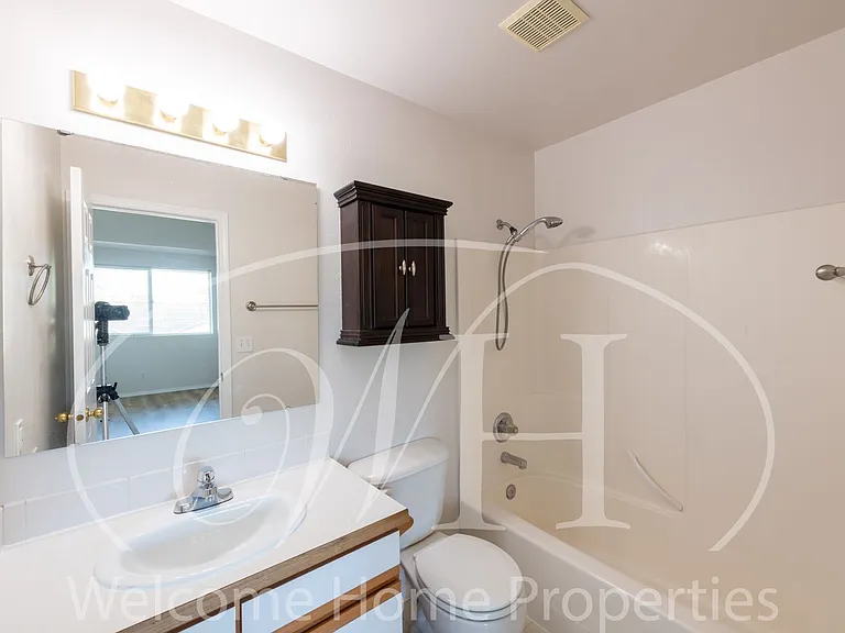 23 NW Earl Ln — Photo 19