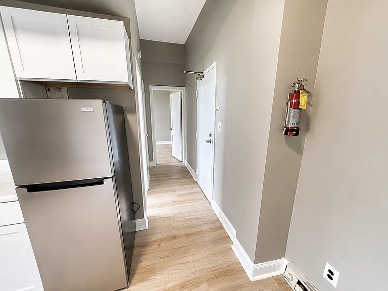 818 S Broom — Photo 10