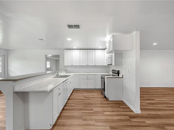 4th image of 27255 Belle Rio DR