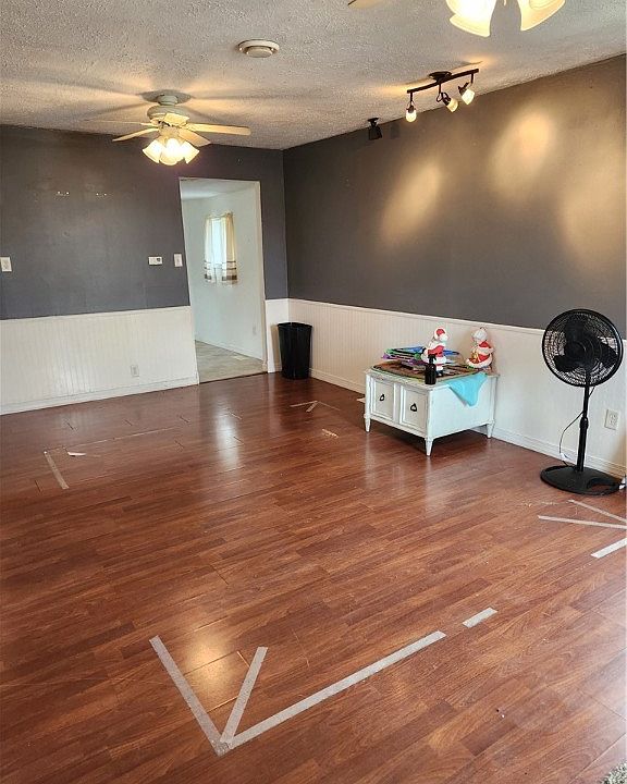 222 E Elm St, Cowden, IL 62422 Zillow