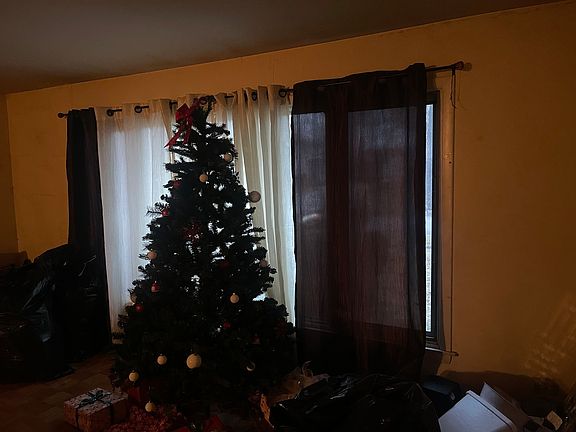 3rd image of 705 W Fitzhenry Ct
