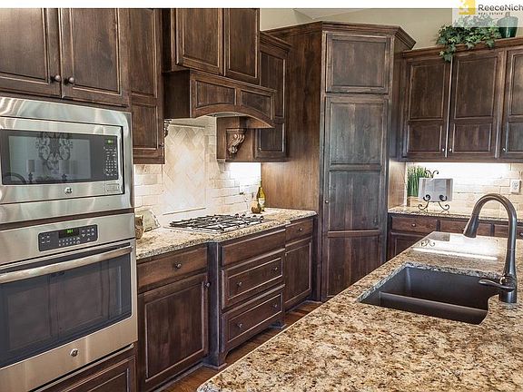 5th image of 2201 SE Pine Gate Cir