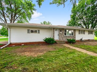 715 E 84th St, Bloomington, MN 55420