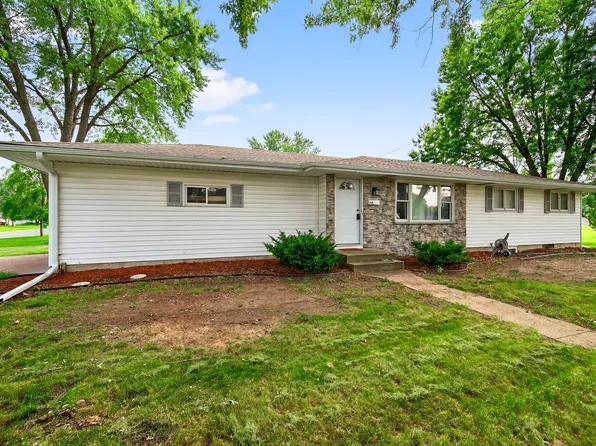 715 E 84th St, Bloomington, MN 55420