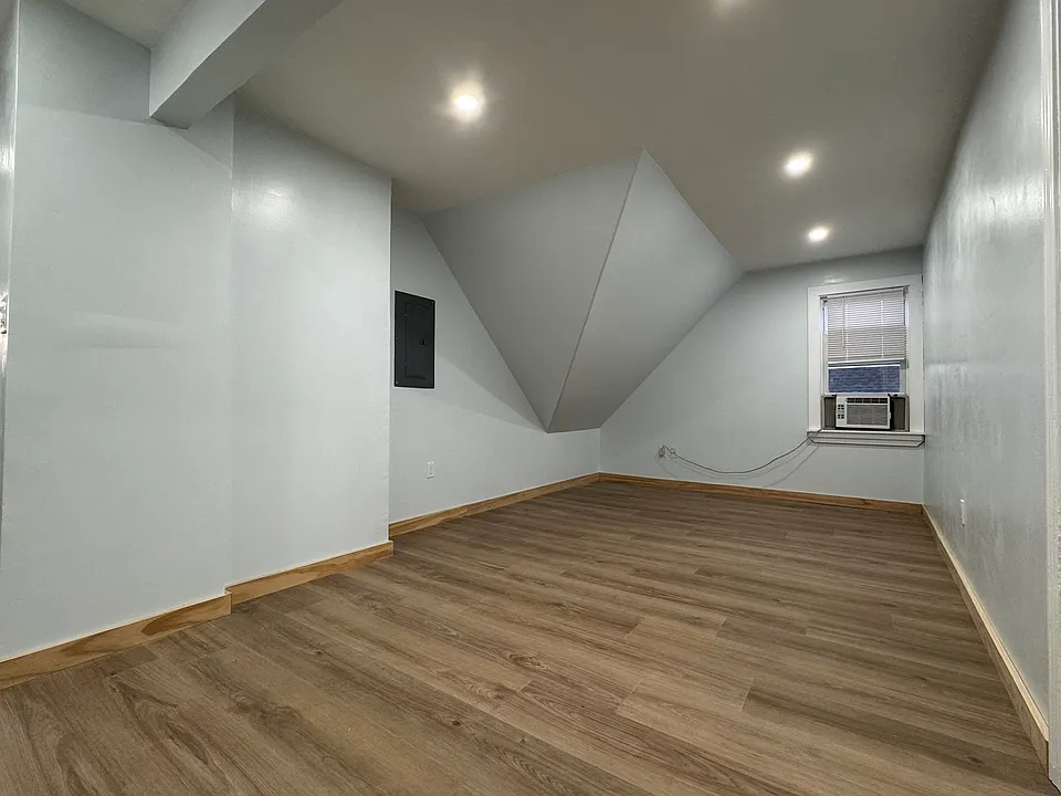 152 Broadway #3