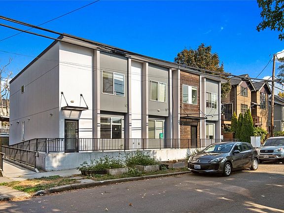 4th image of 2608 S Lane St
