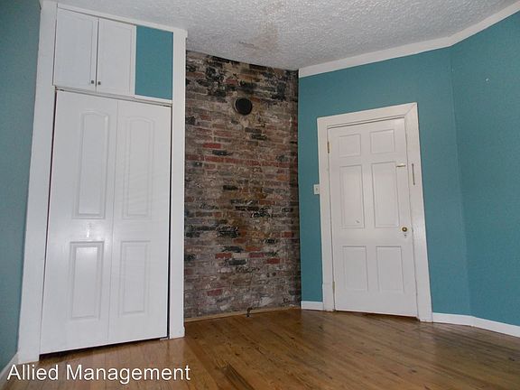 5th image of 300 Bassett Ave