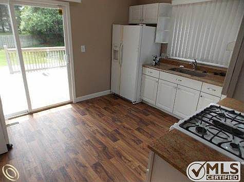 Real Estate (31)  (640x480).jpg