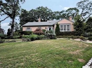 160 Pond Xing, Lawrence, NY 11559