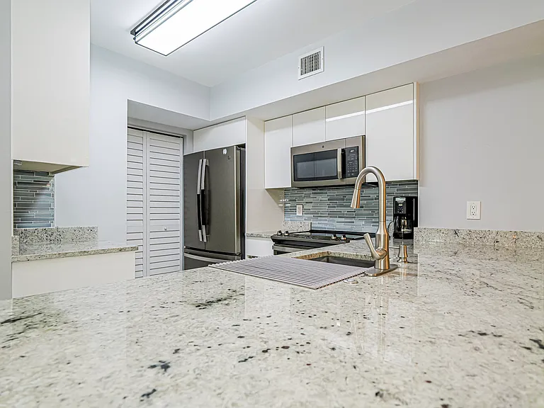 1550 S 42nd Cir #107 — Photo 37