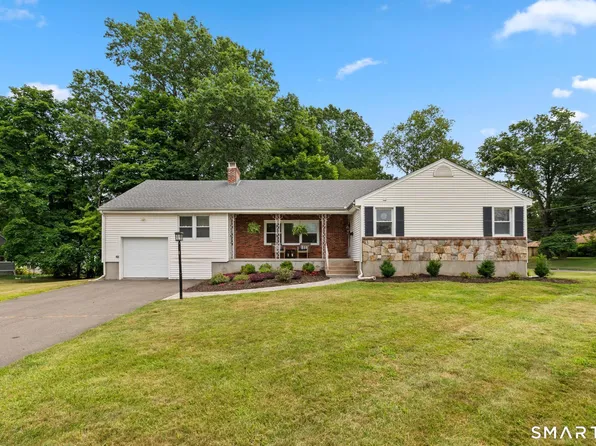 2 Old Field Road, West Hartford, CT 06117
