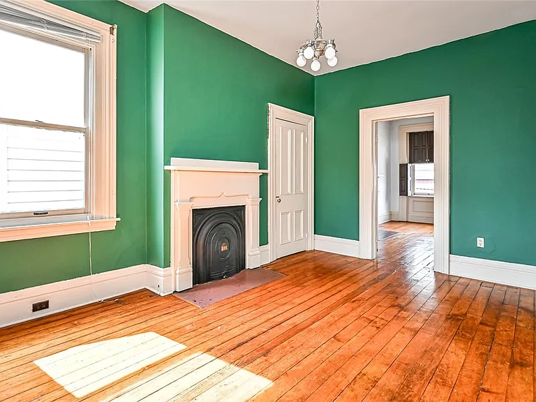617 Avery St — Photo 18