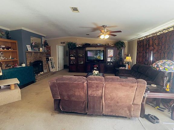 5th image of 605 Standridge St