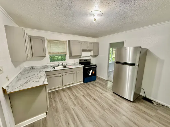 1901 Indiana Ct, Decatur, IL 62521