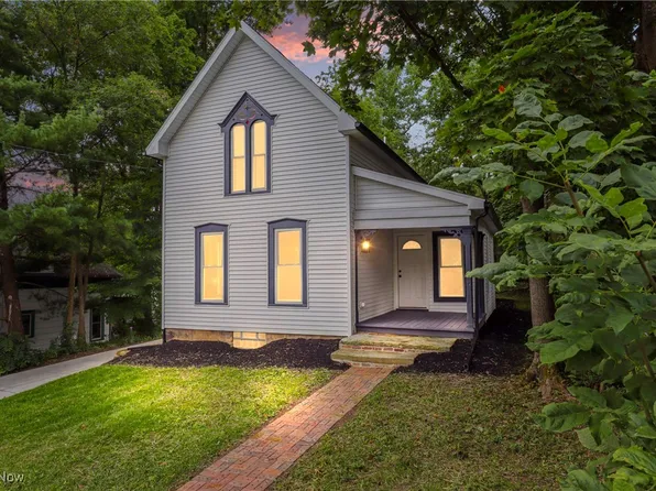 226 S Hambden St, Chardon, OH 44024