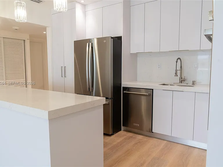 19390 Collins Ave #24-PH — Photo 4