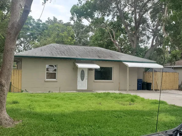 3220 New England St, Sarasota, FL 34231