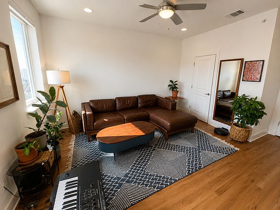 5th image of 4013 Margarita St