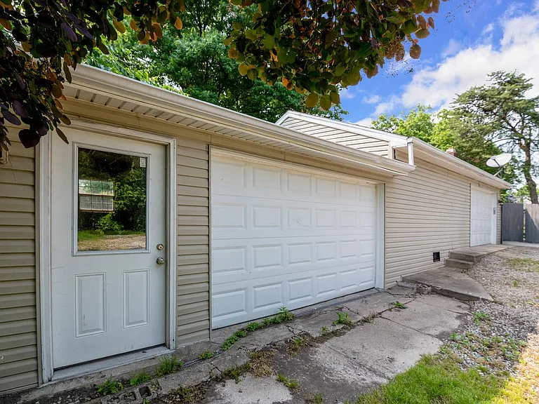 7981 State Rd — Photo 35