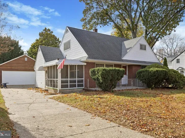 702 Cedar St, Riverton, NJ 08077