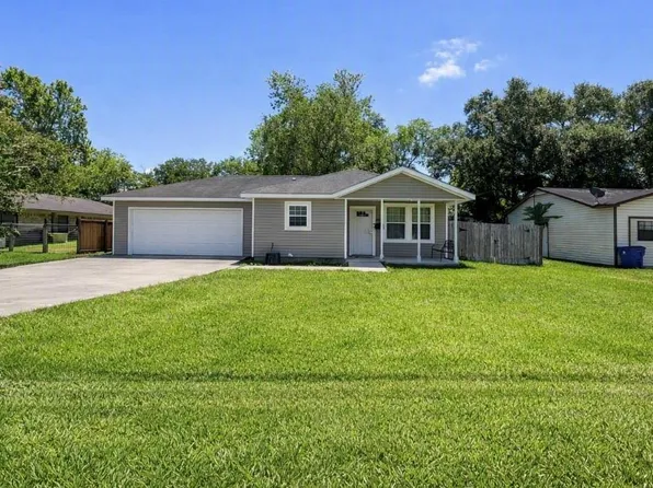 708 E 6th St, Sweeny, TX 77480