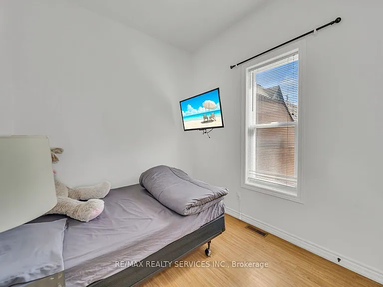 65 Moore St — Photo 21